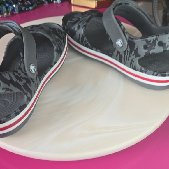 CROCS Gray Sandals with Red and White Soles - Picture 8 of 9